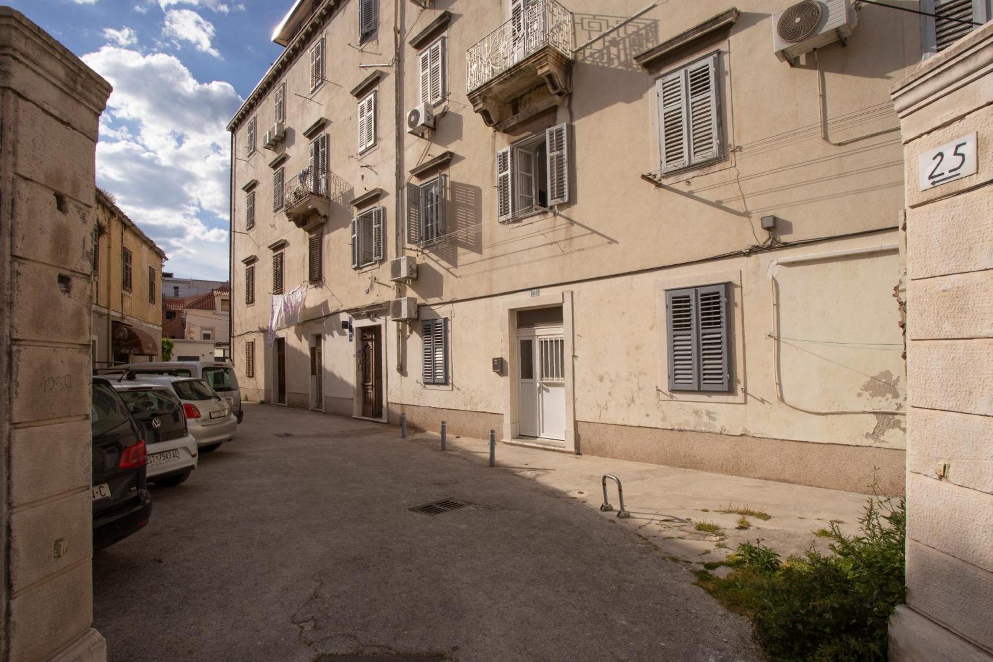 Old Town Historic Core Apartmán *